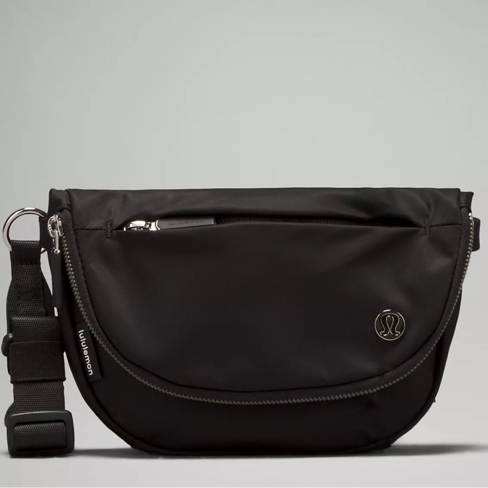 Lululemon All Night Micro Festival Bag Zip Top in Black